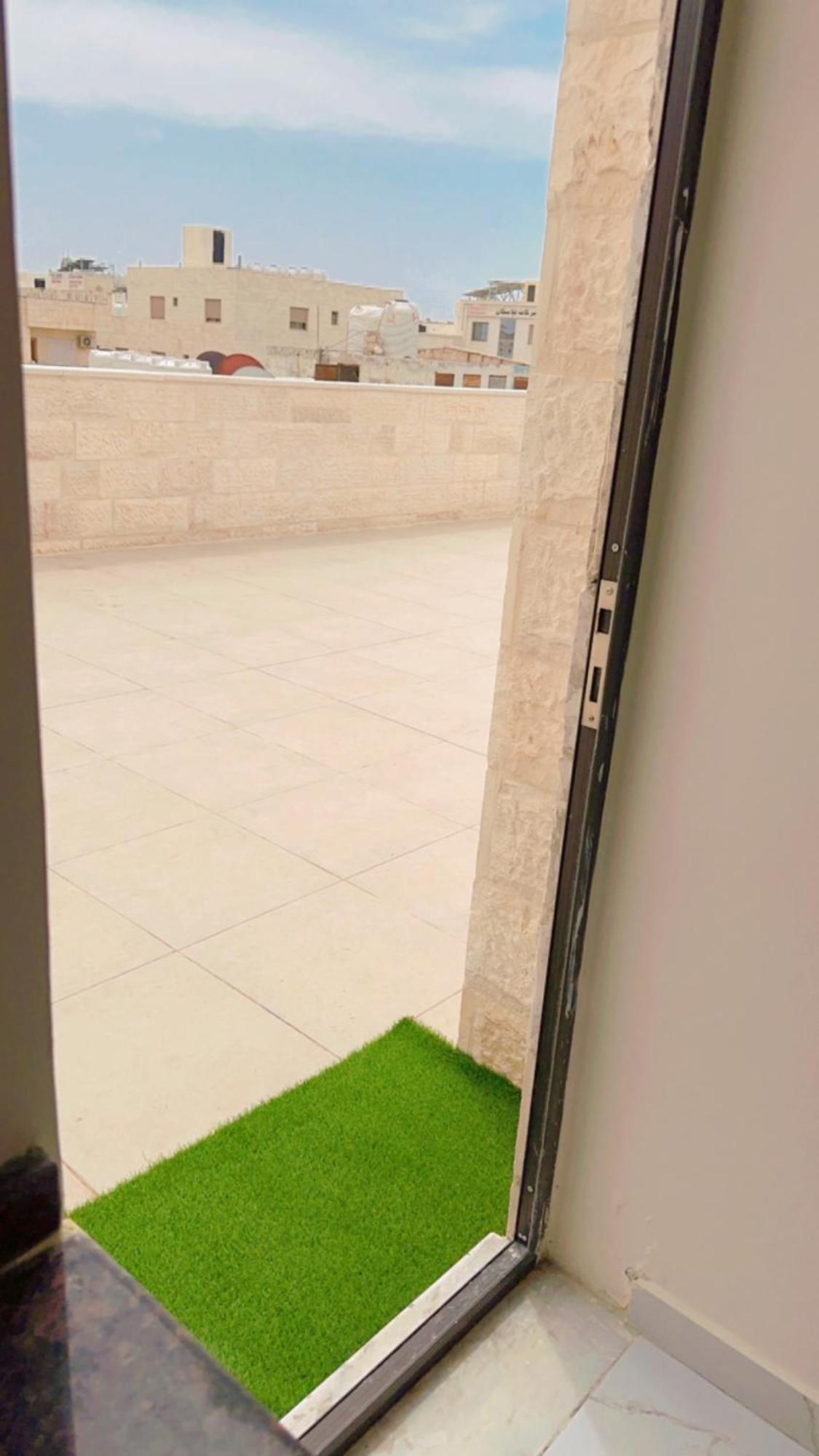 Amazing Rooftop For Rent In Irbid Apartment Luaran gambar